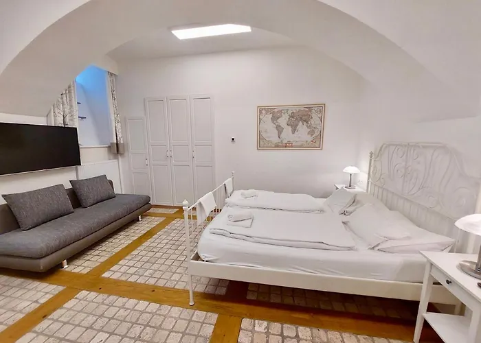Modern Near Center 3* Відень