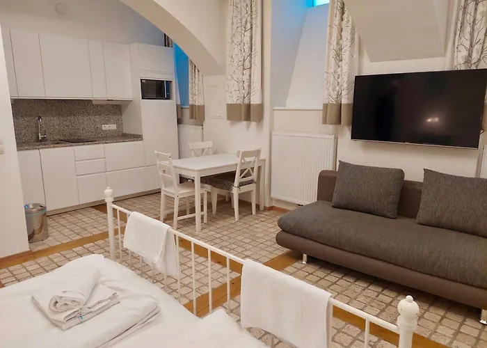 Modern Near Center Апарт-готель 3*