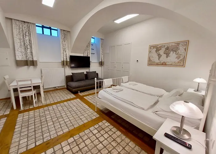 Modern Near Center Апарт-готель Відень
