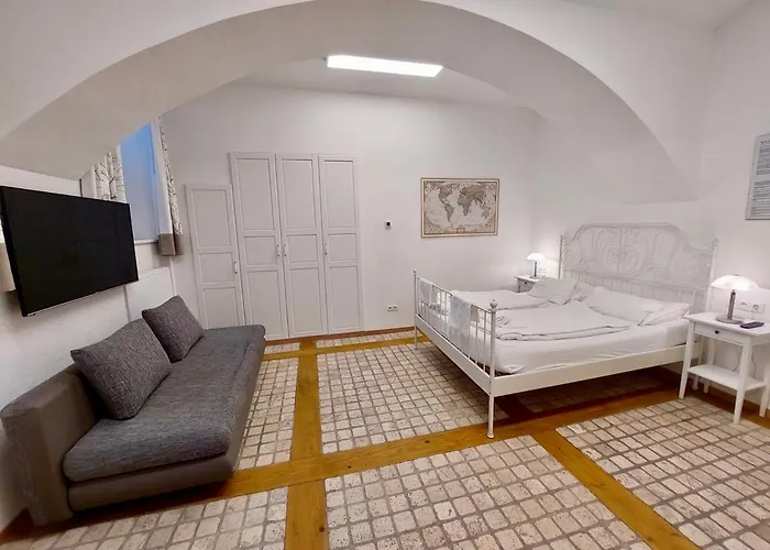 Апарт-готель Modern Near Center Відень
